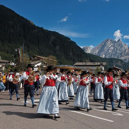 Hotel Rubino Deluxe Campitello di Fassa Exterior foto