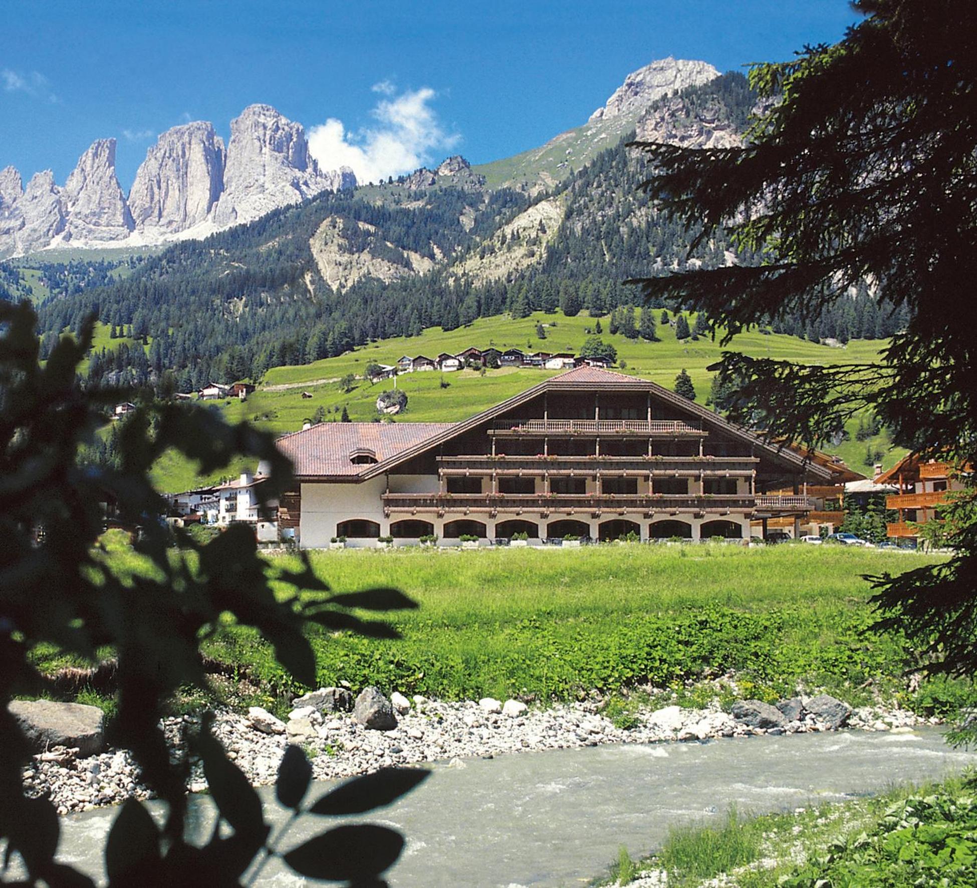 Hotel Rubino Deluxe Campitello di Fassa Exterior foto